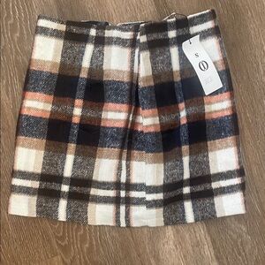 Stylish Plaid Mini Skirt in Black, Brown, and Cream